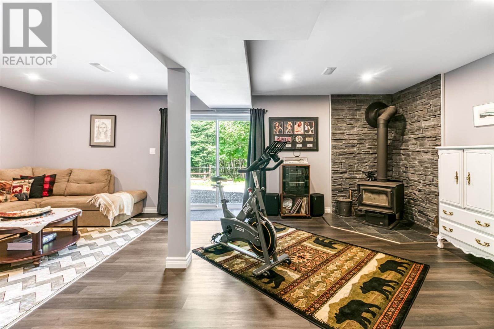 6 Quirke LN - 35