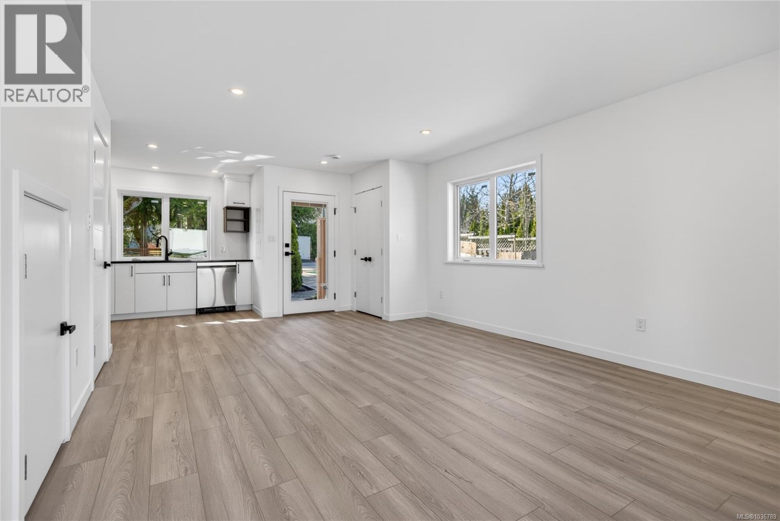#1 1590 Piercy Ave - 13