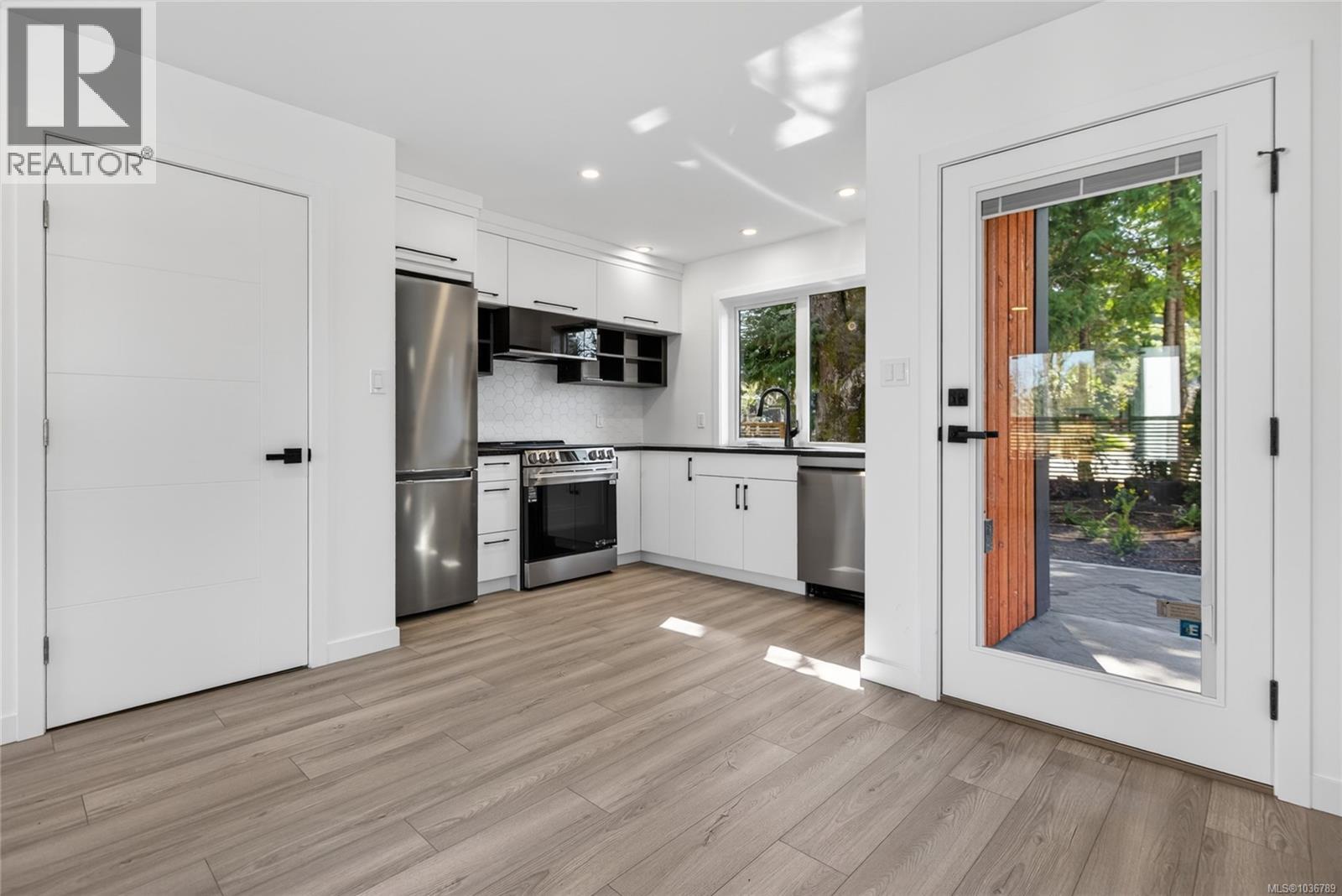 #1 1590 Piercy Ave - 8