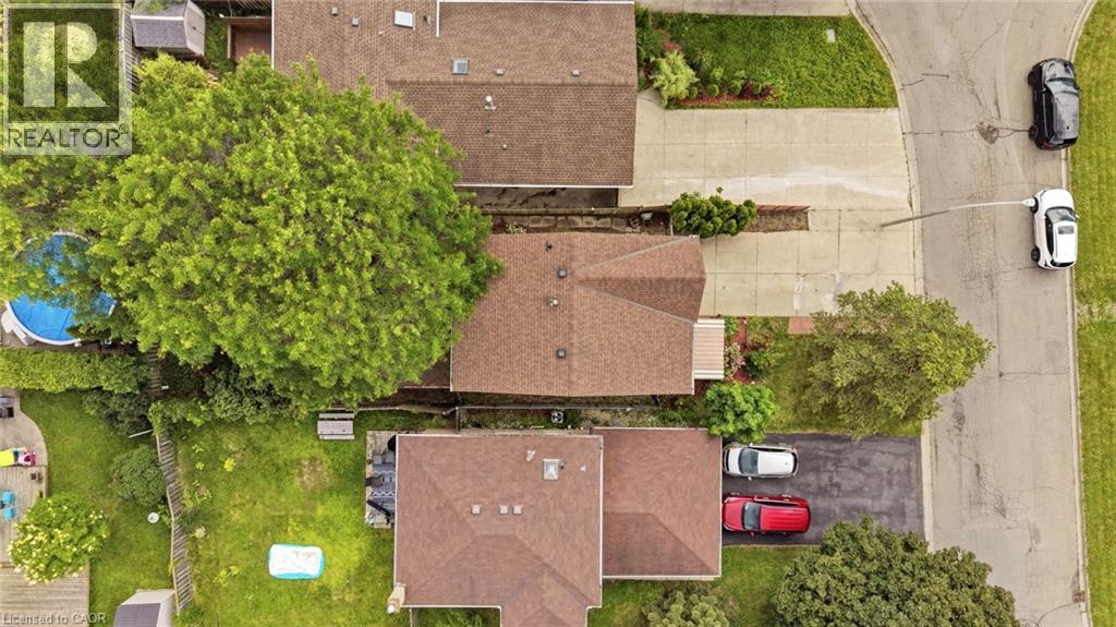 3 TWINOAKS Crescent - 17