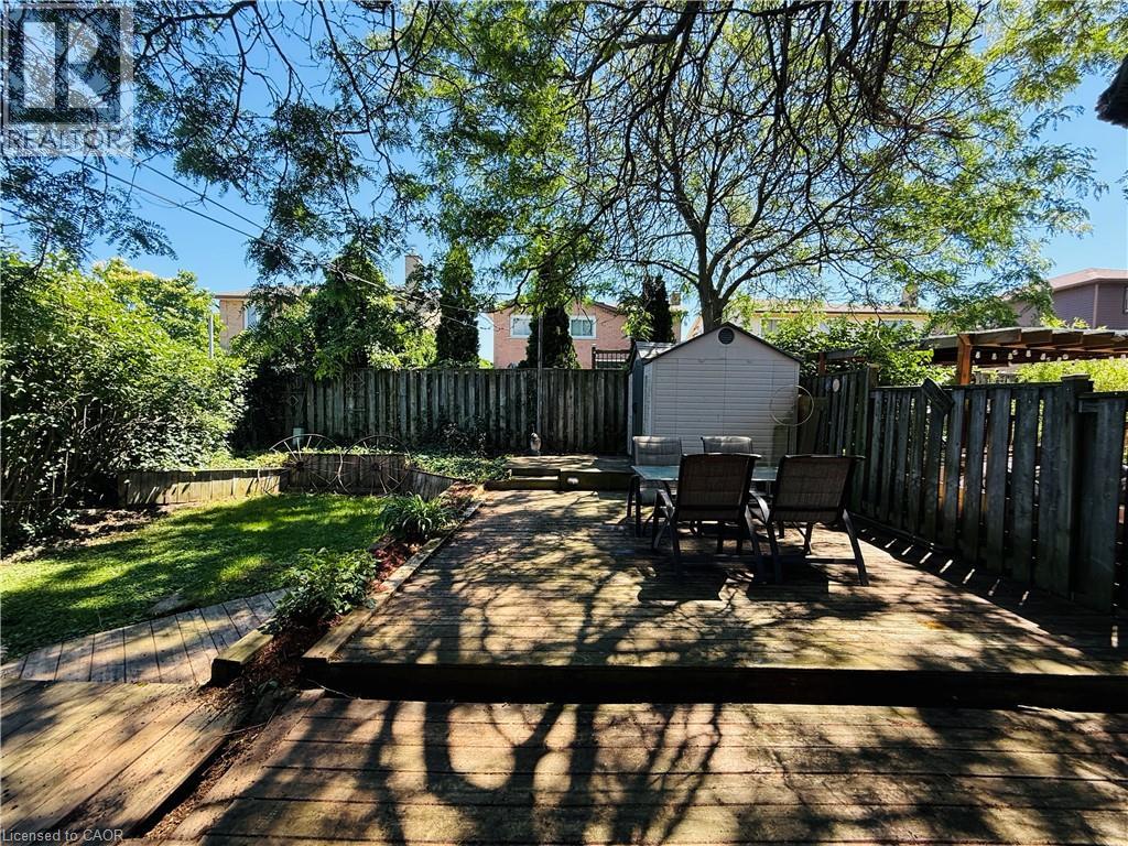 3 TWINOAKS Crescent - 15
