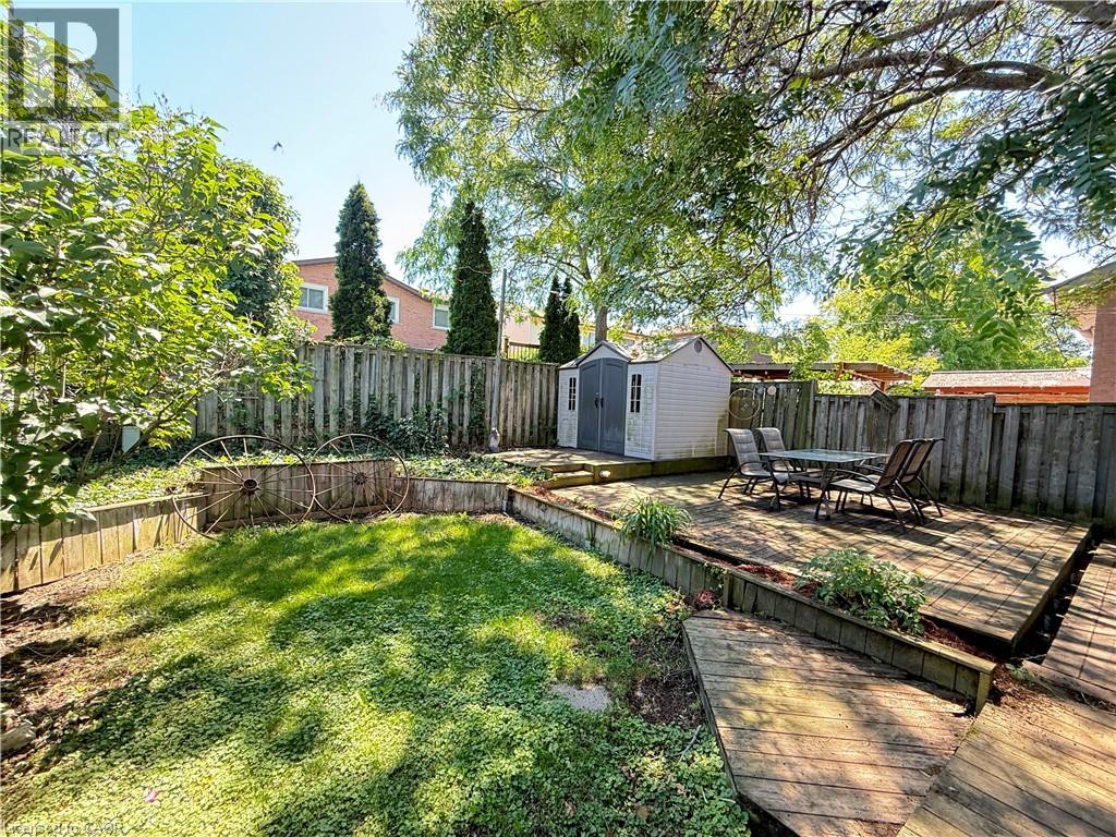 3 TWINOAKS Crescent - 13