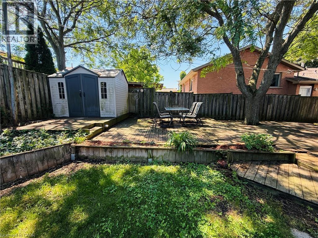 3 TWINOAKS Crescent - 14