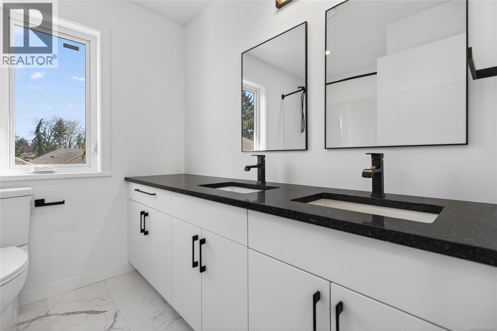 #3 1590 Piercy Ave - 23