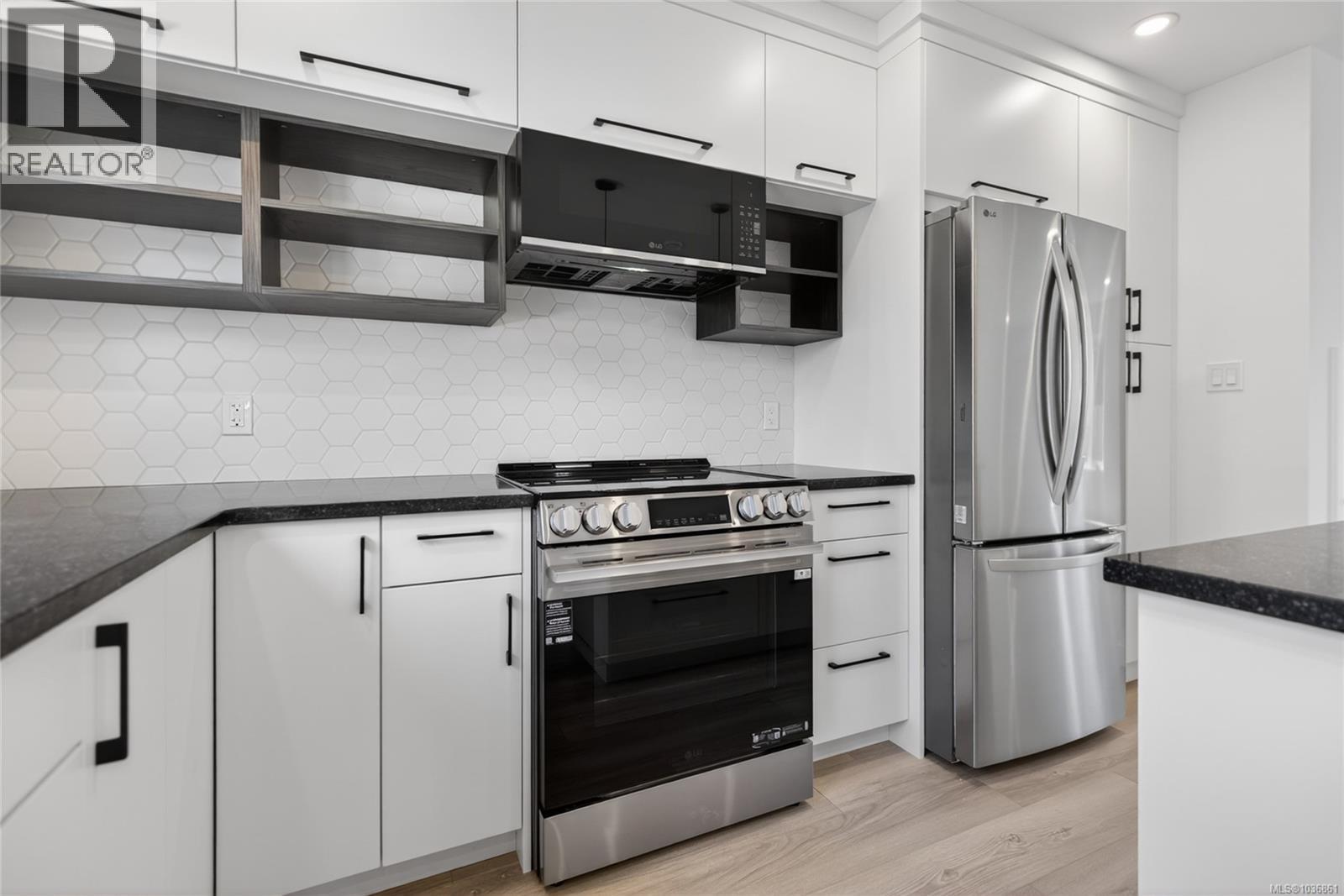 #3 1590 Piercy Ave - 8