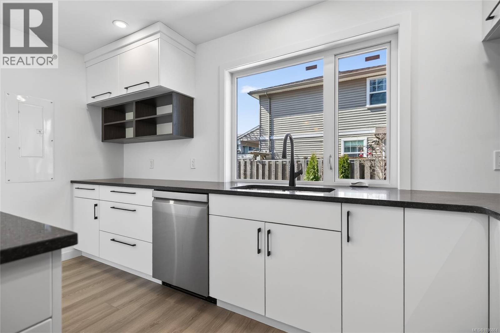 #3 1590 Piercy Ave - 9