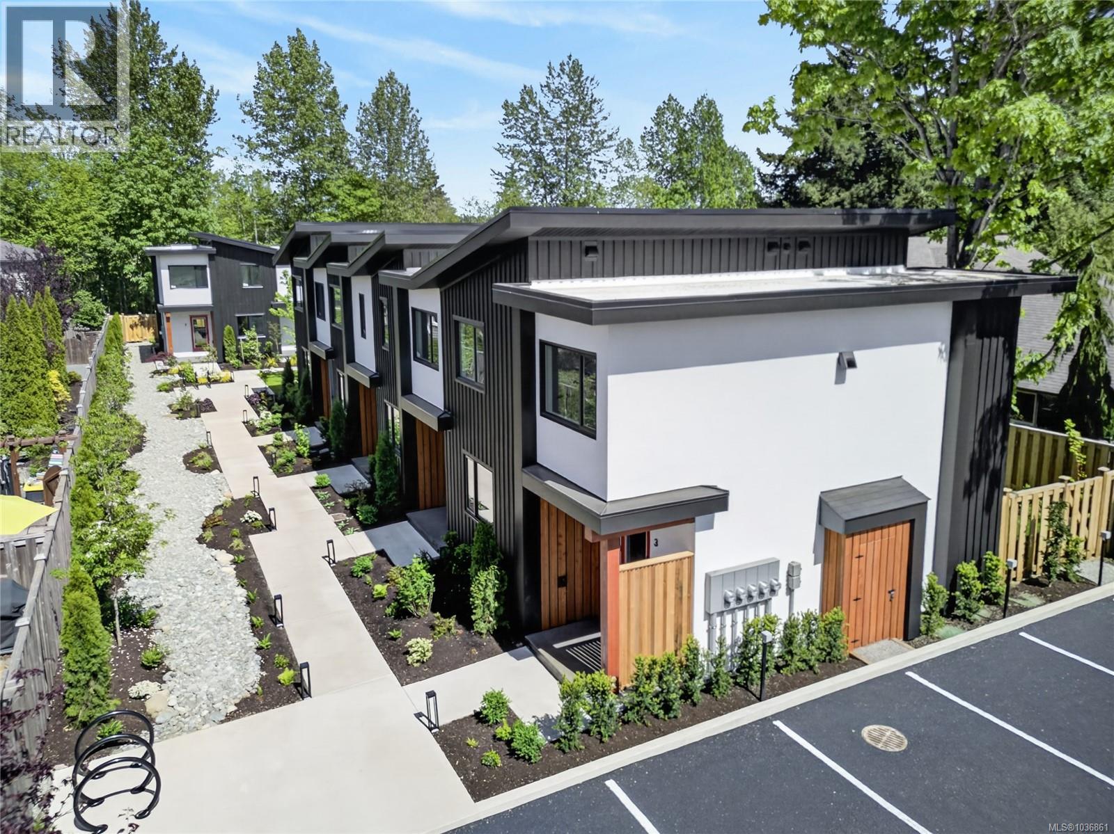 #3 1590 Piercy Ave - 2