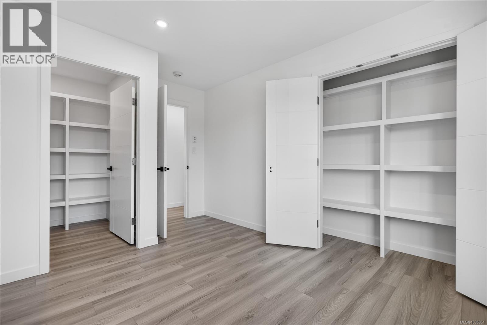 #3 1590 Piercy Ave - 21