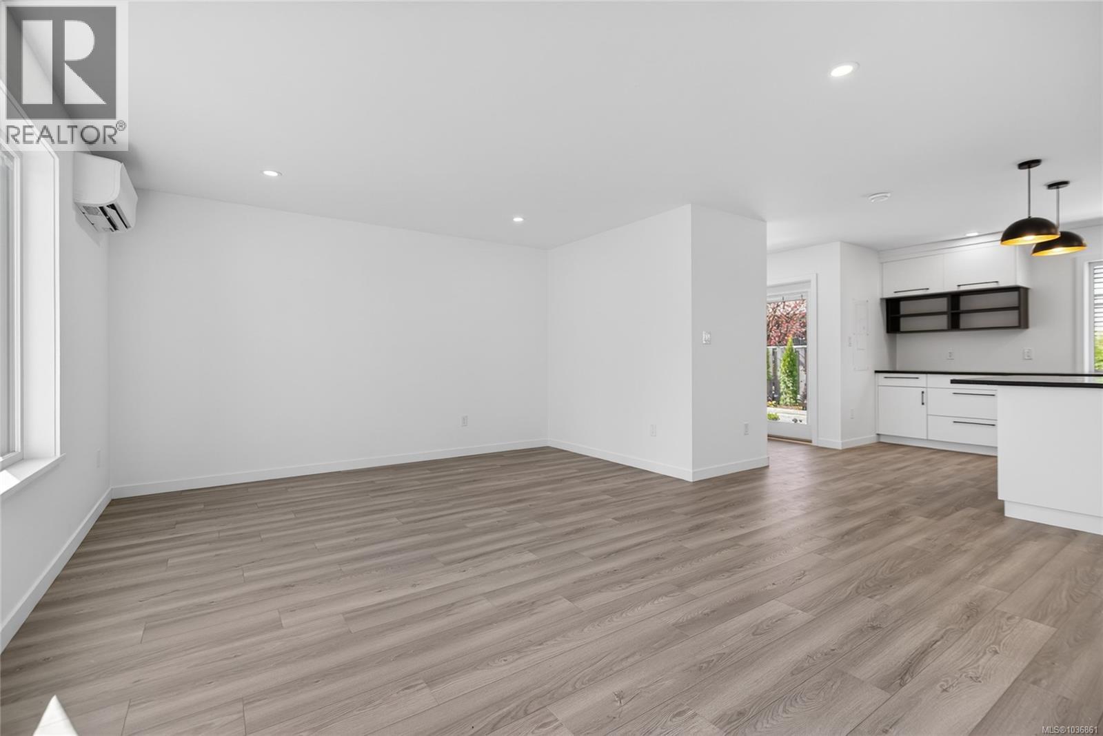 #3 1590 Piercy Ave - 11