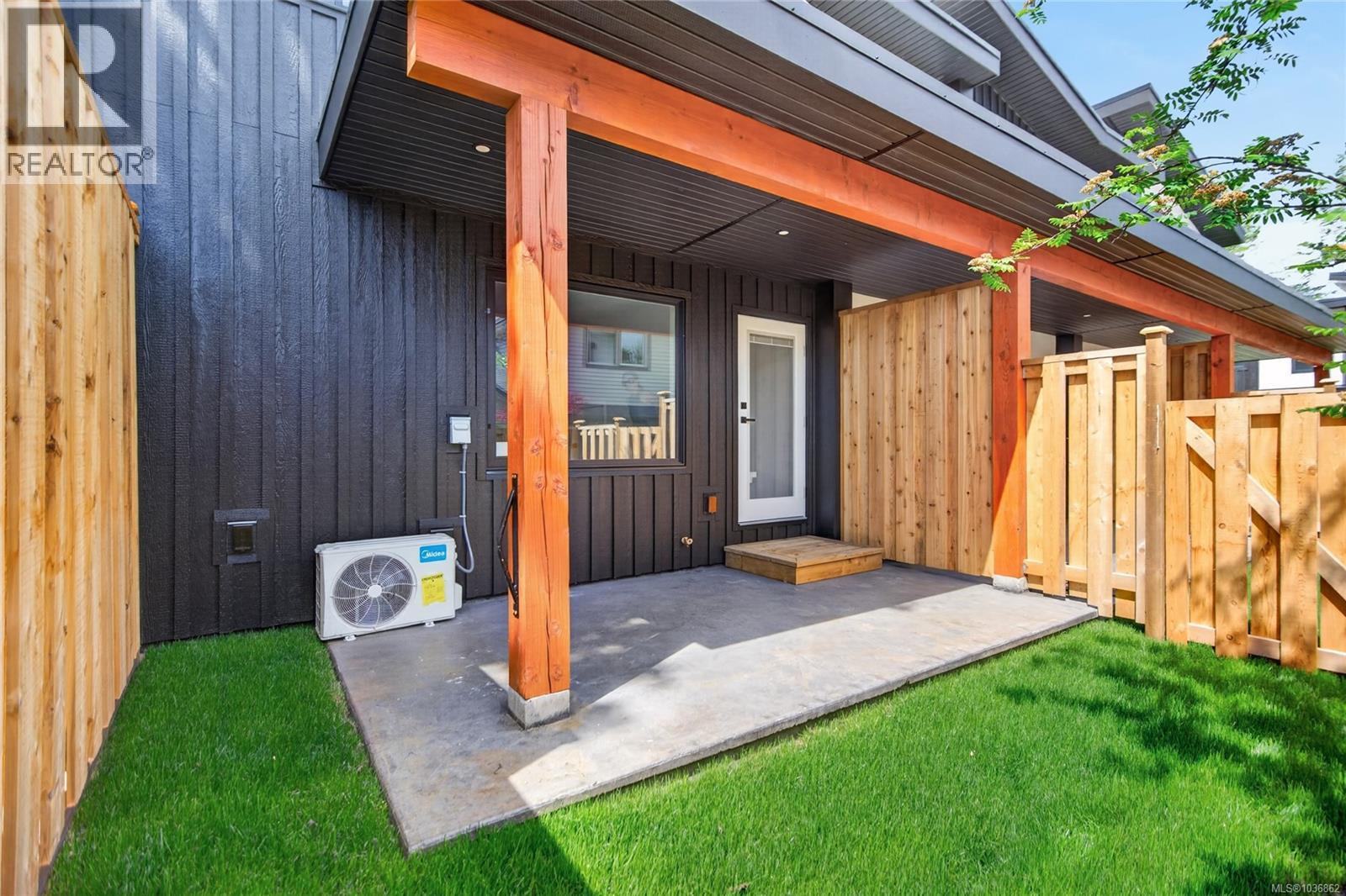 #4 1590 Piercy Ave - 17