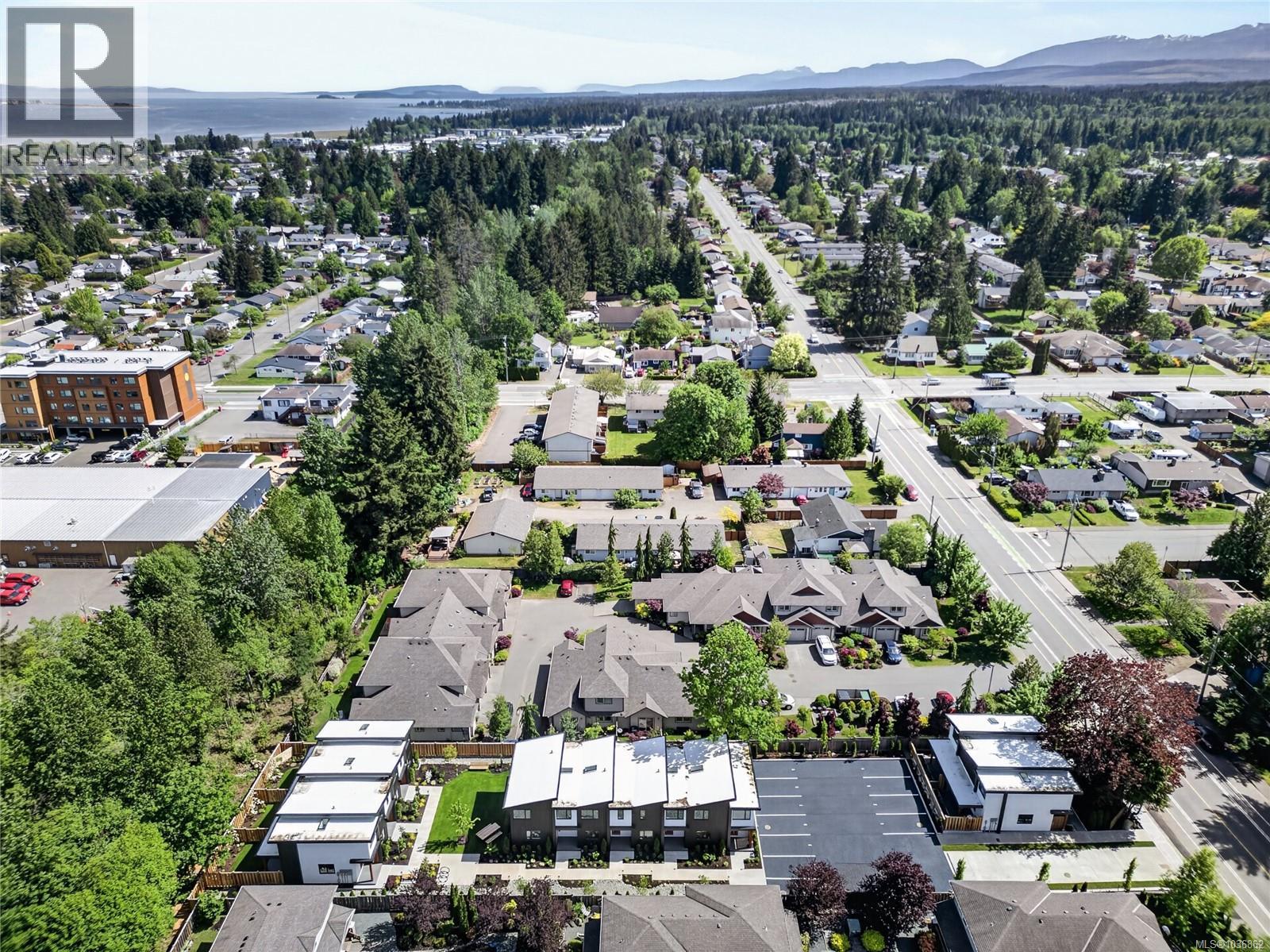 #4 1590 Piercy Ave - 27