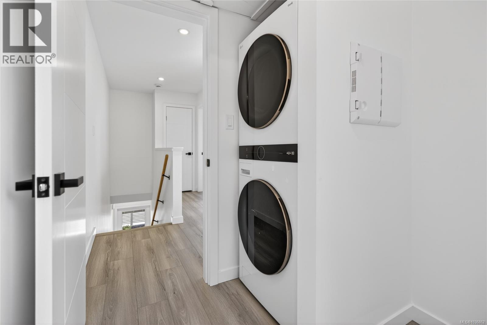 #4 1590 Piercy Ave - 11