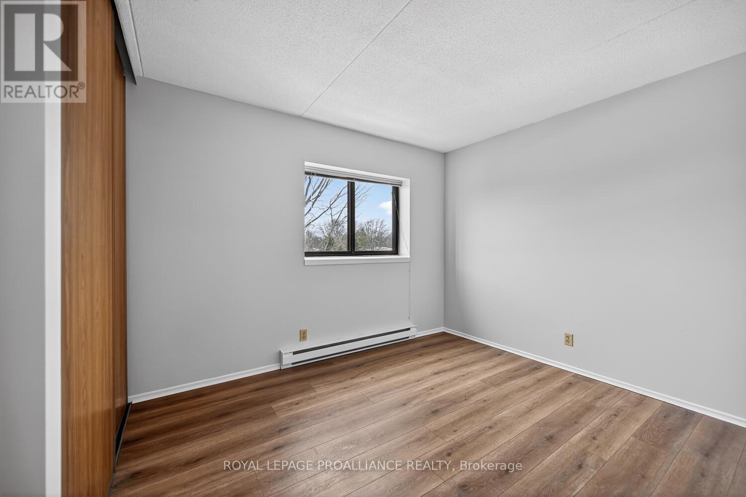 #502 95 WINDSOR DRIVE - 19