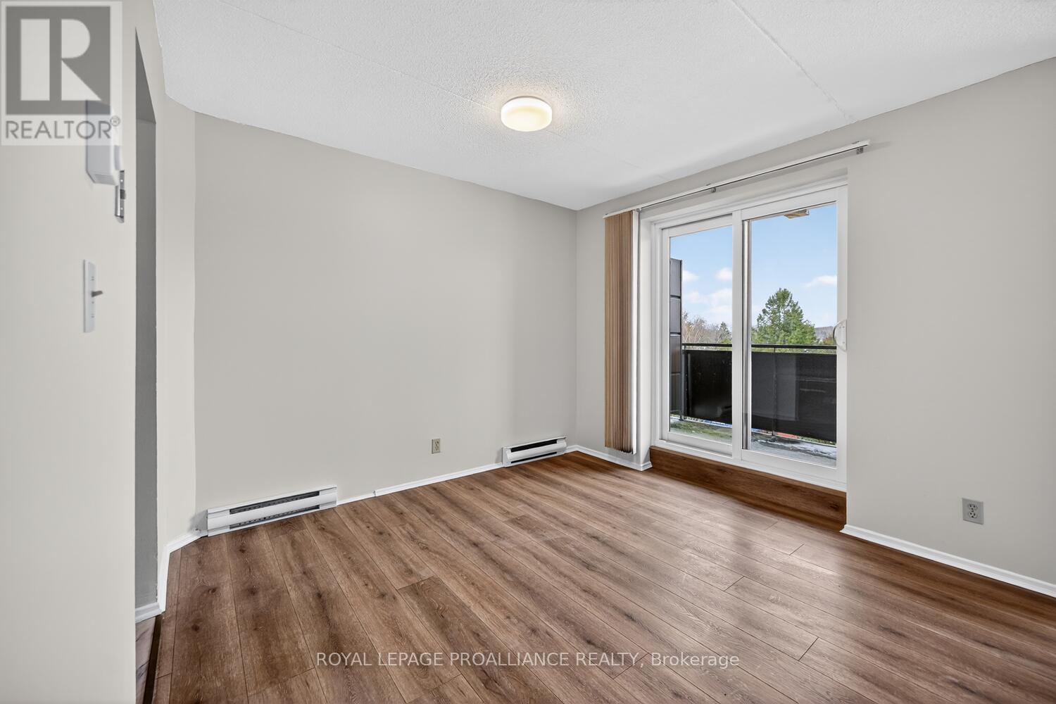 #502 95 WINDSOR DRIVE - 9