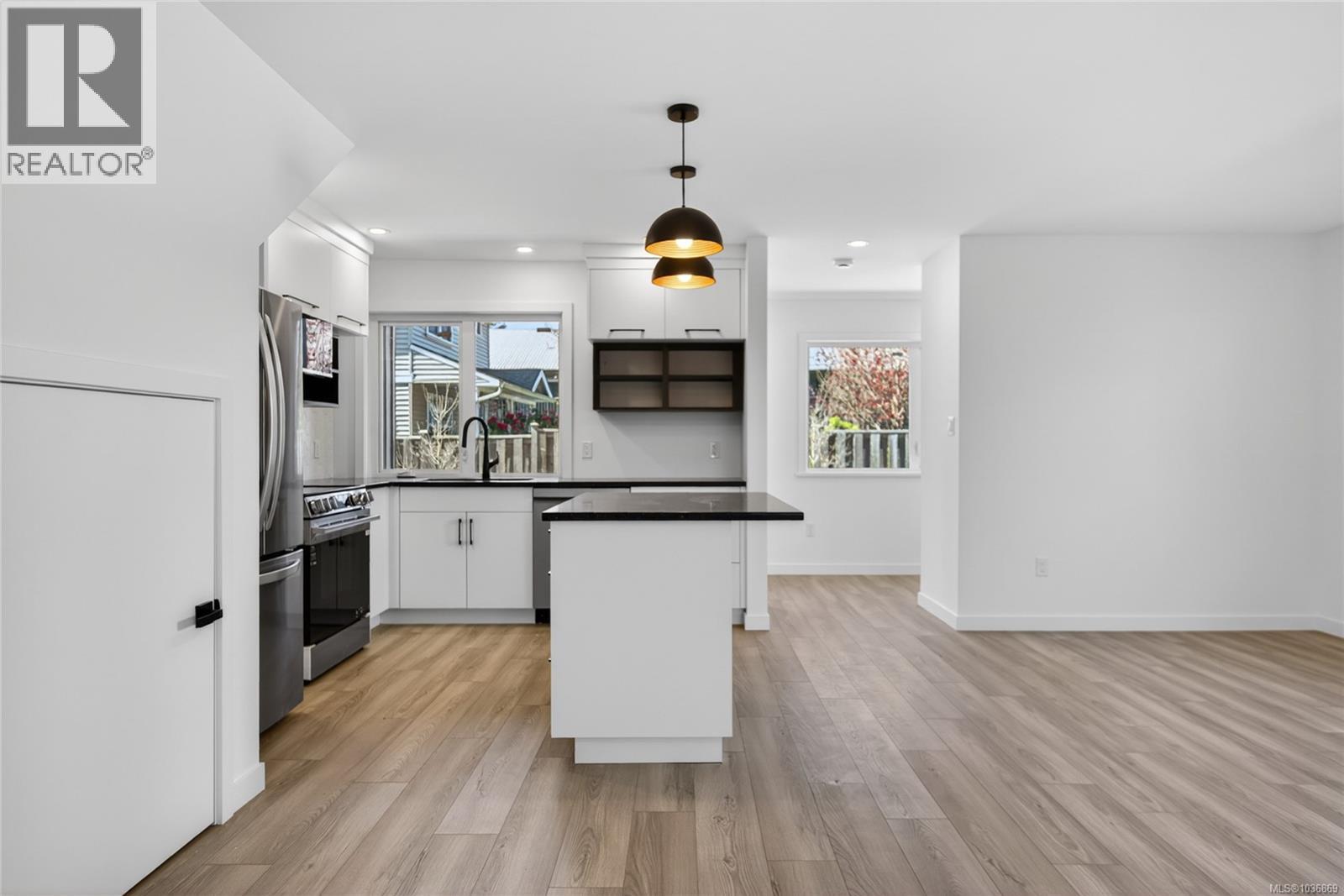 #6 1590 Piercy Ave - 17
