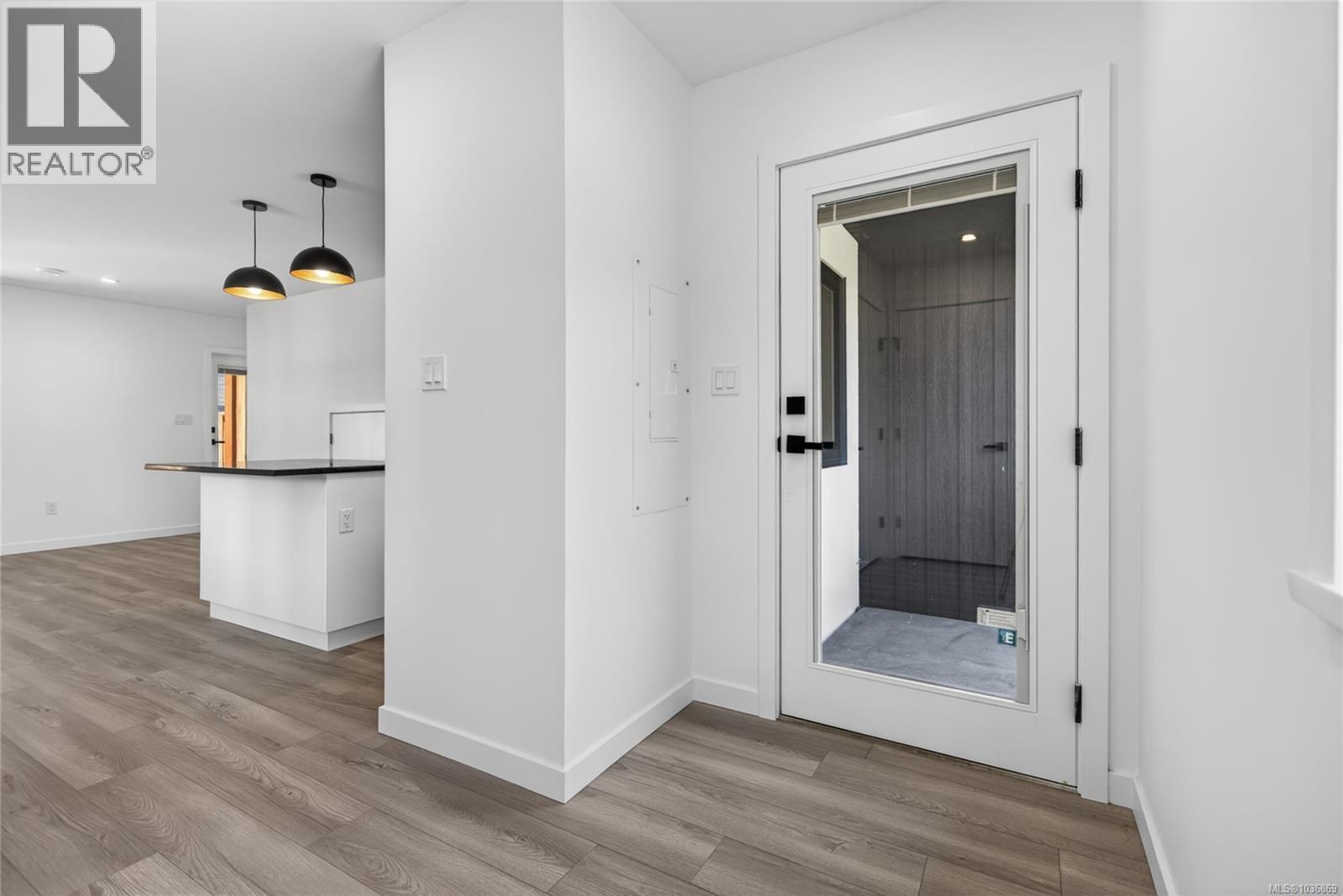 #6 1590 Piercy Ave - 19