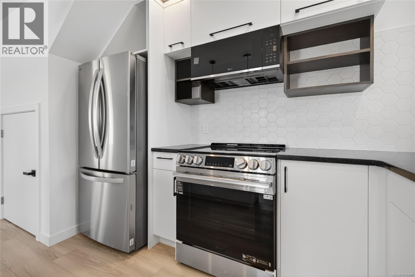 #6 1590 Piercy Ave - 15
