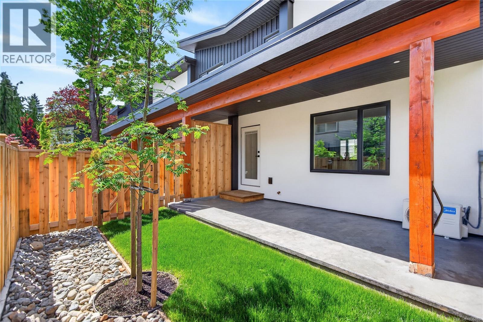 #6 1590 Piercy Ave - 23