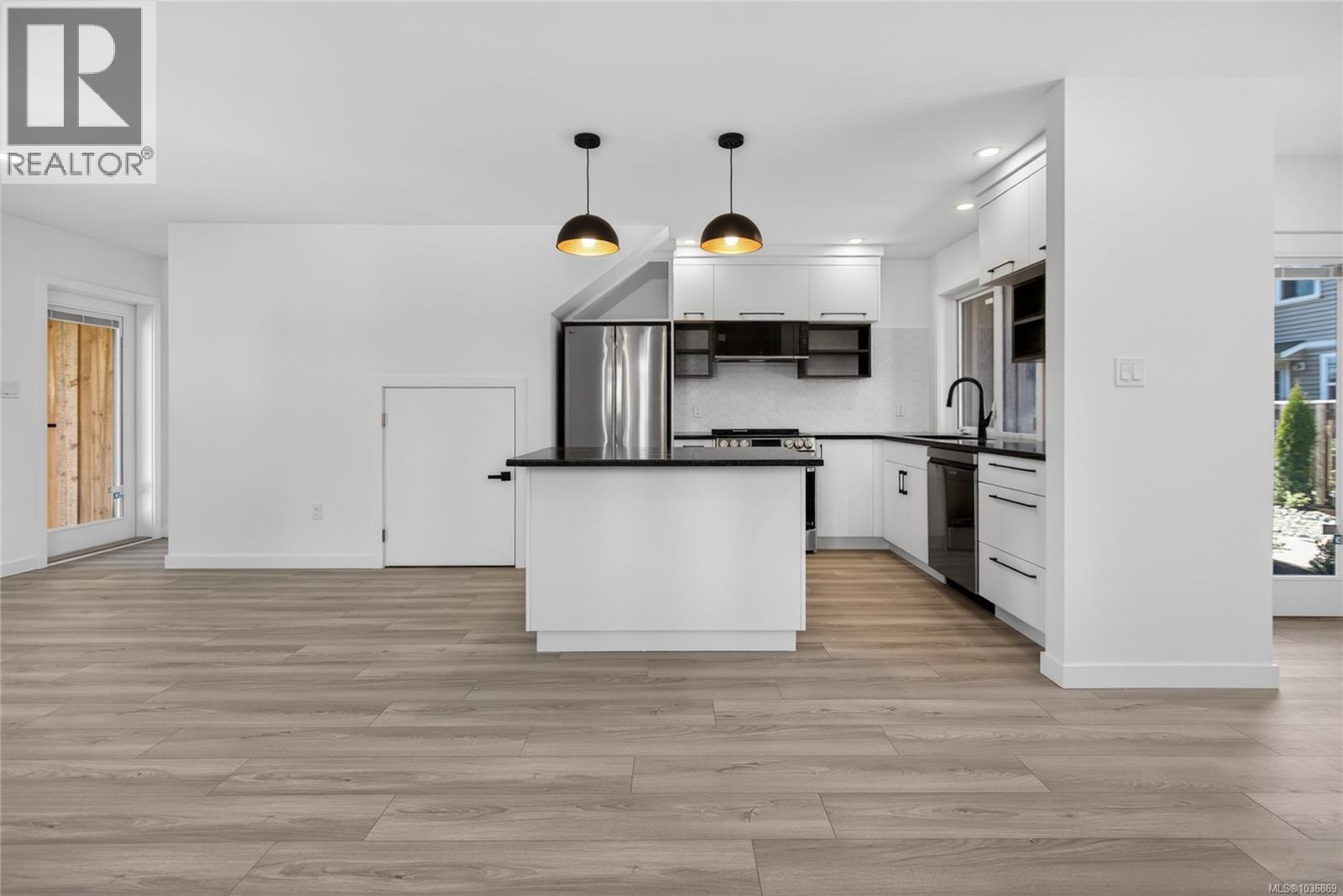 #6 1590 Piercy Ave - 9