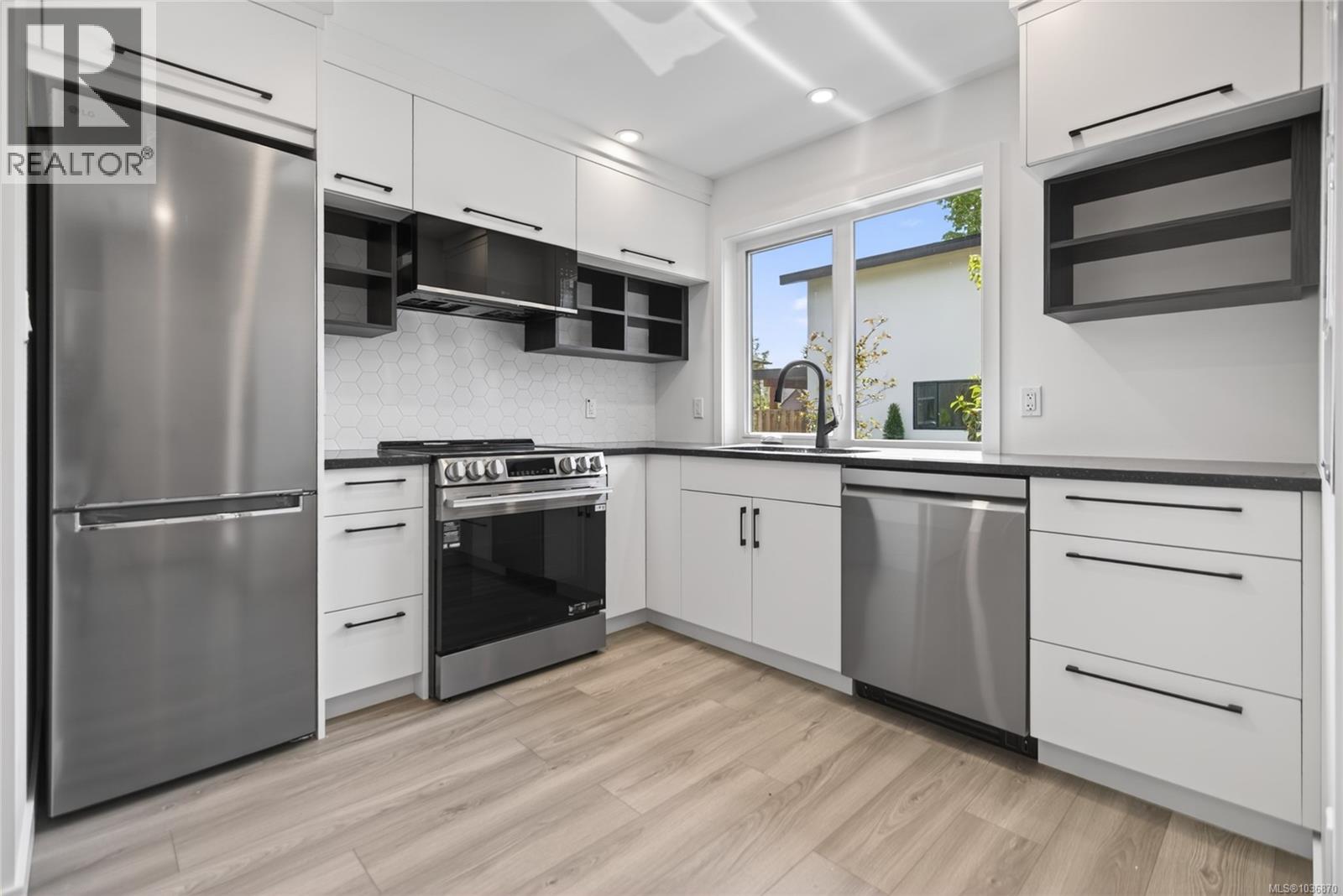 #7 1590 Piercy Ave - 9