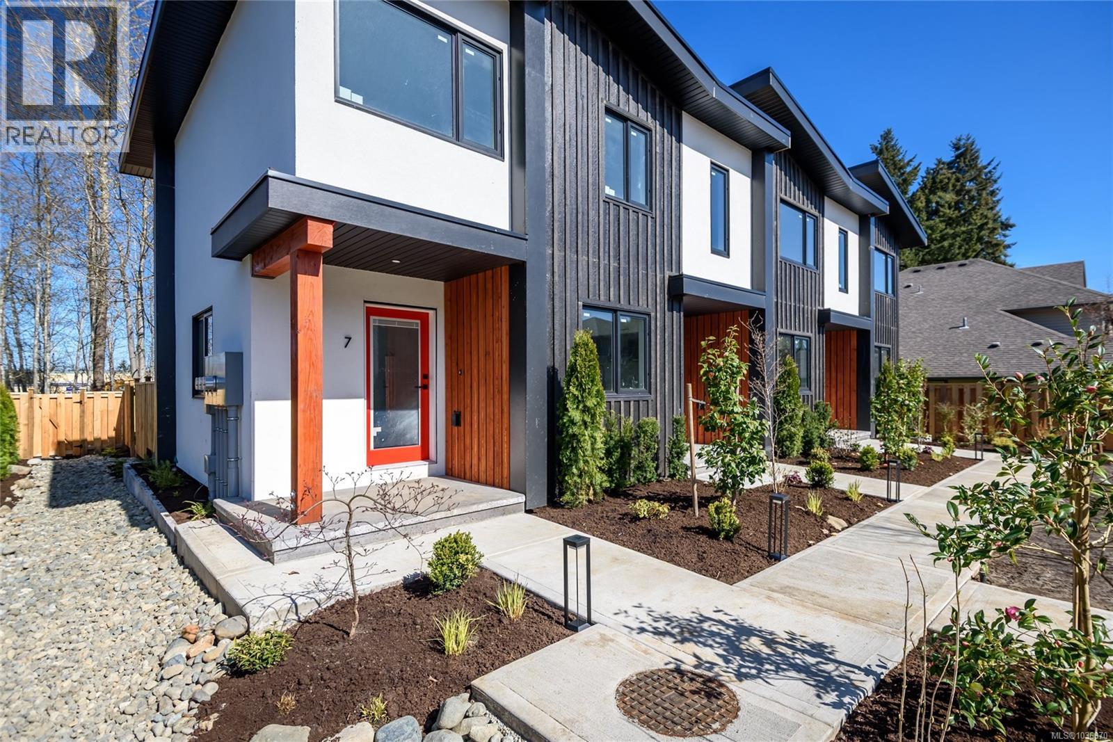#7 1590 Piercy Ave - 3