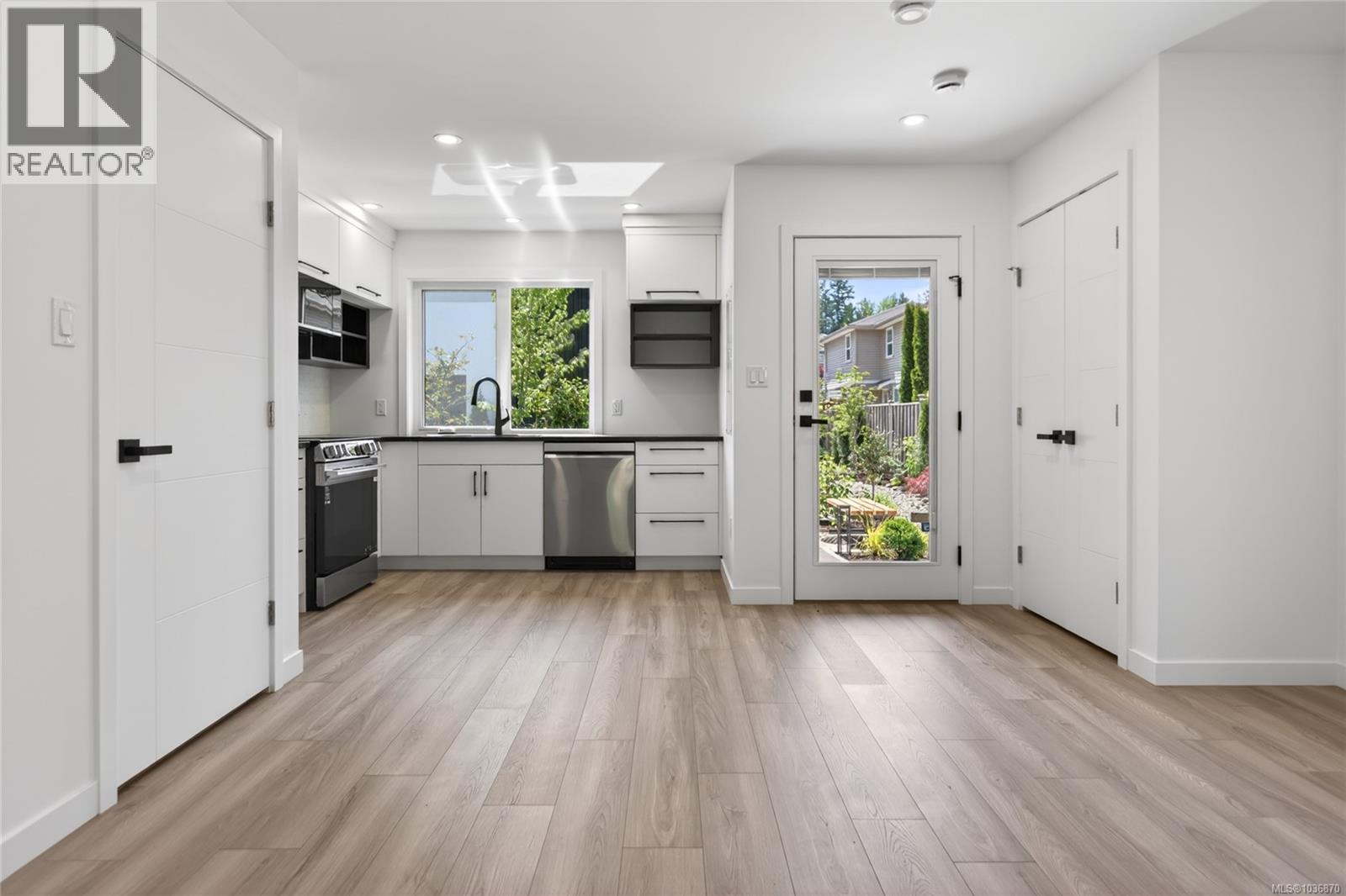 #7 1590 Piercy Ave - 8