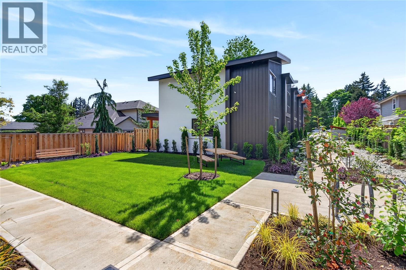 #8 1590 Piercy Ave - 23