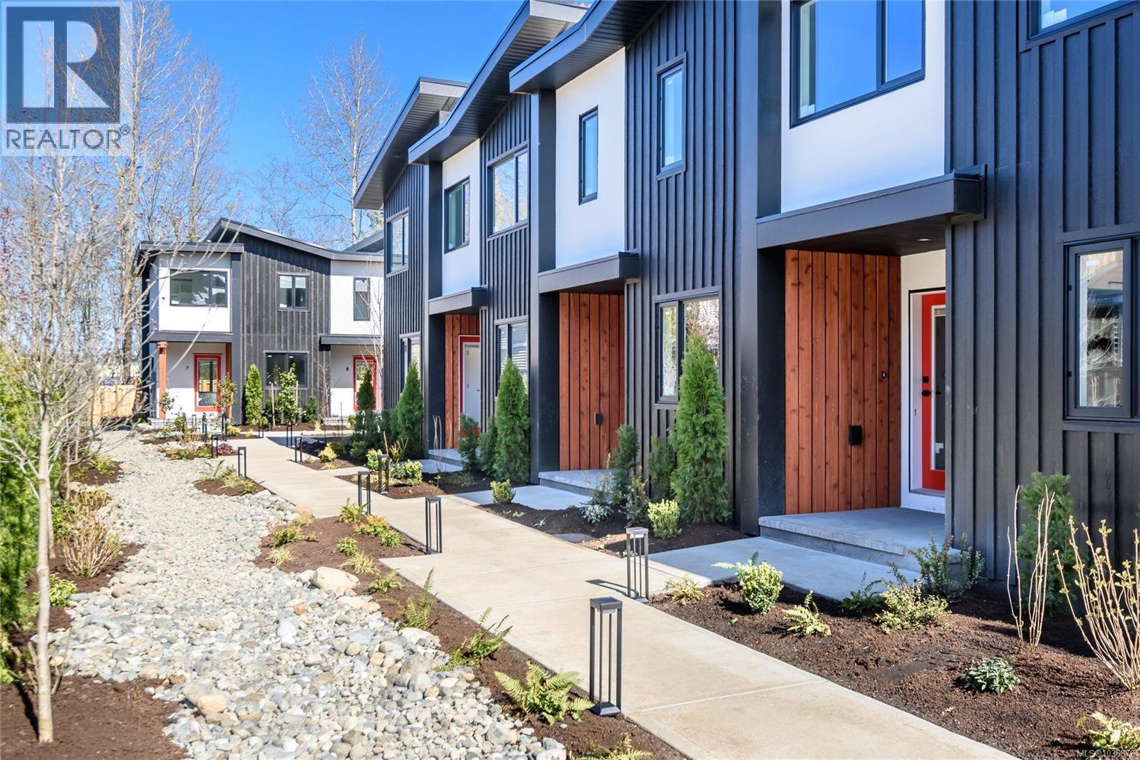 #9 1590 Piercy Ave - 25