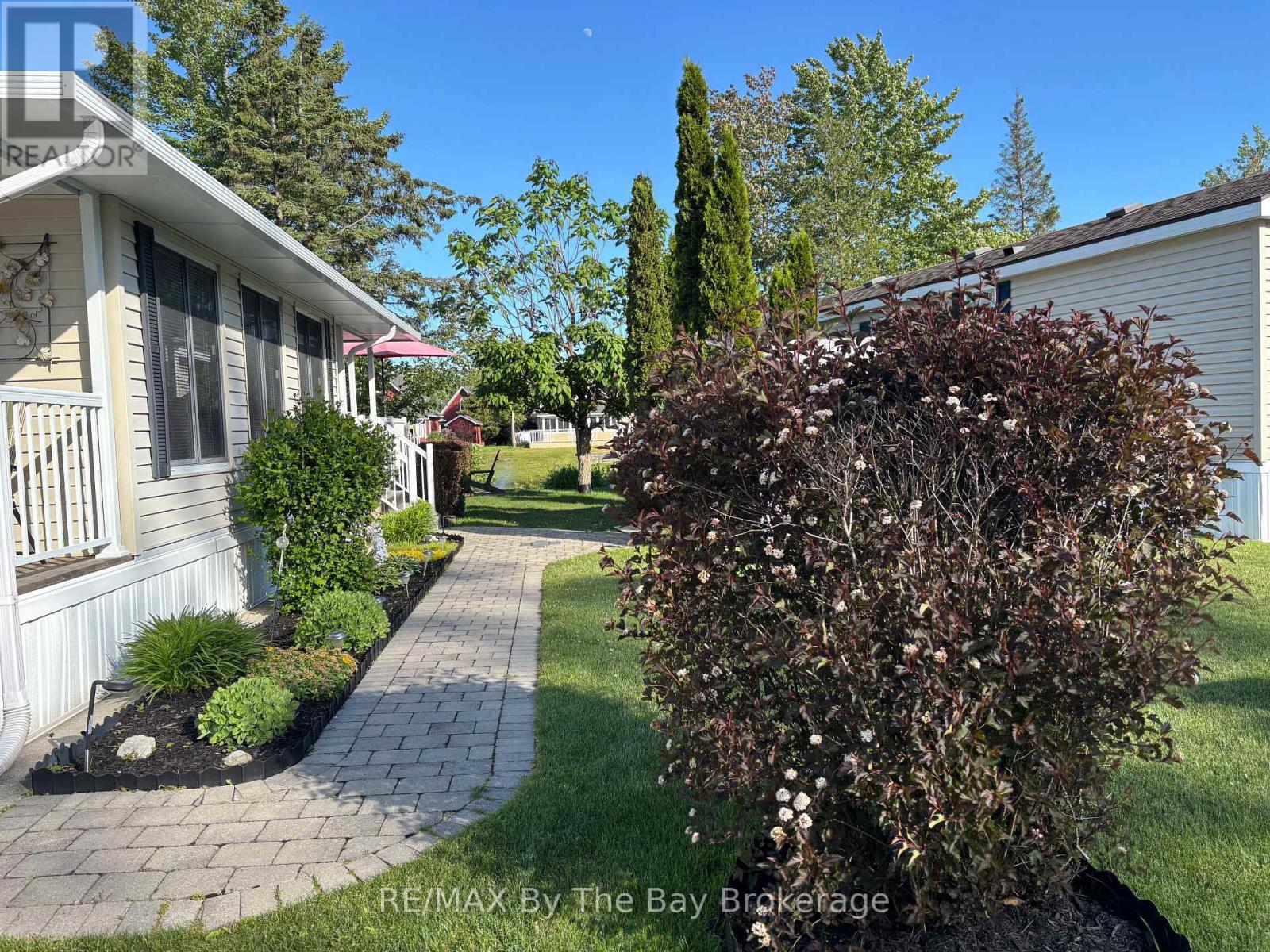 13 WHITE PINES TRAIL - 42