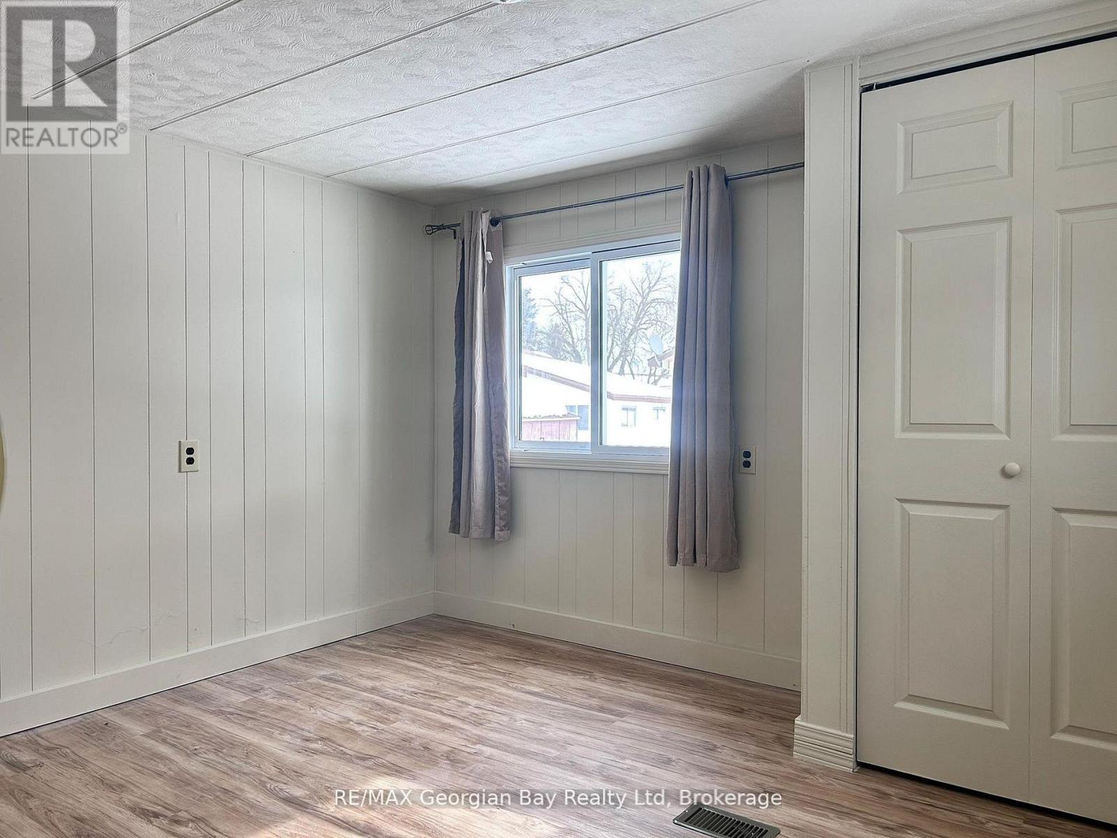 3 NORTHLAND ROAD - 12