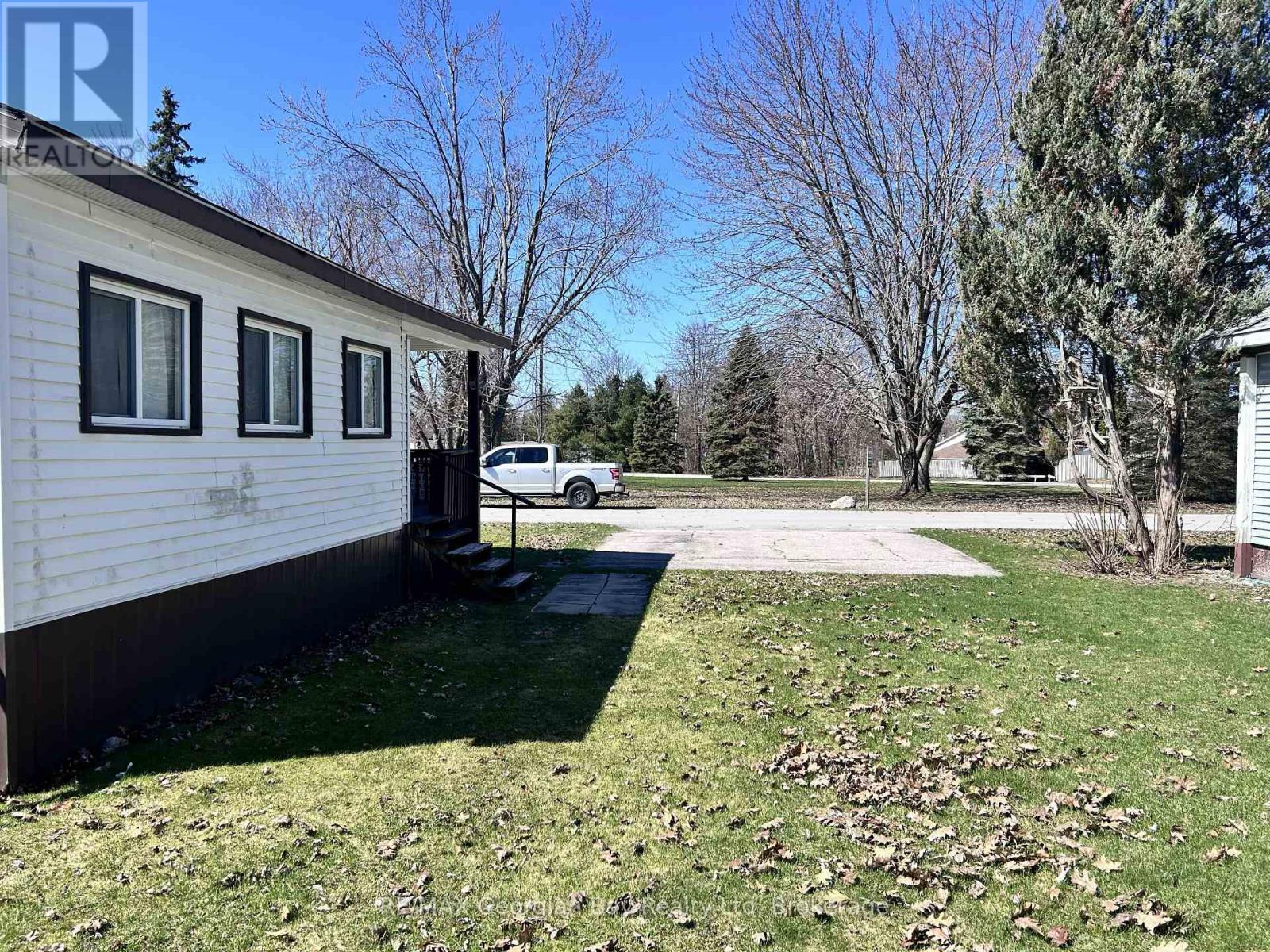 3 NORTHLAND ROAD - 24