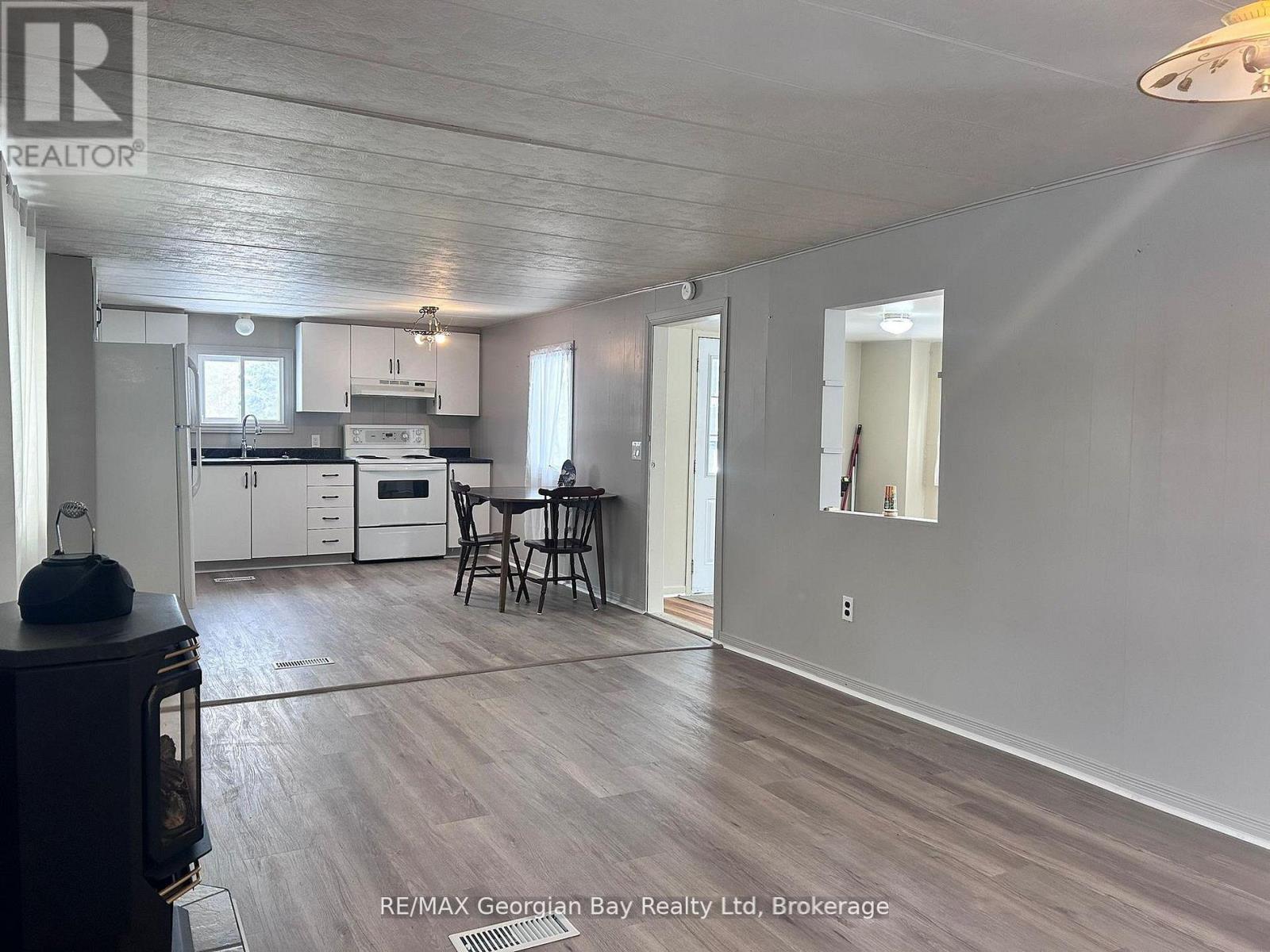 3 NORTHLAND ROAD - 4