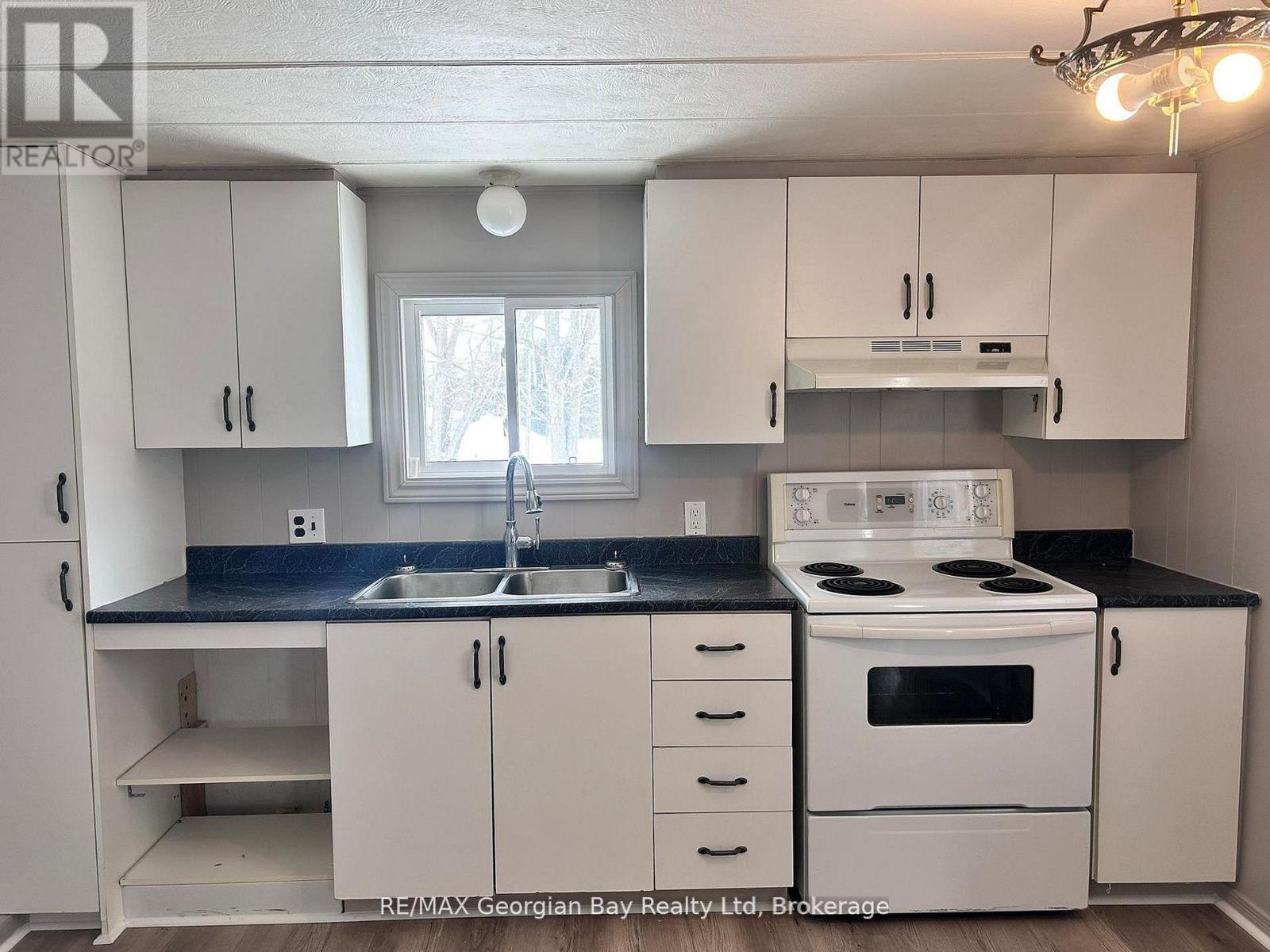 3 NORTHLAND ROAD - 5
