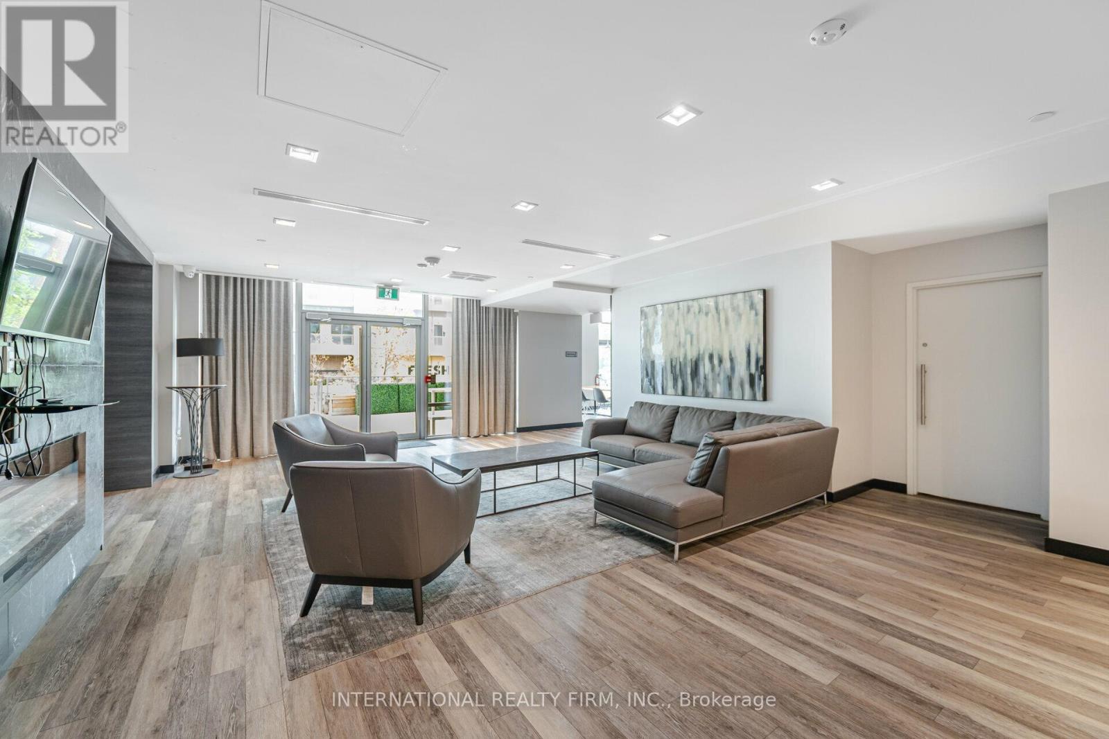 #303 52 FOREST MANOR ROAD - 21