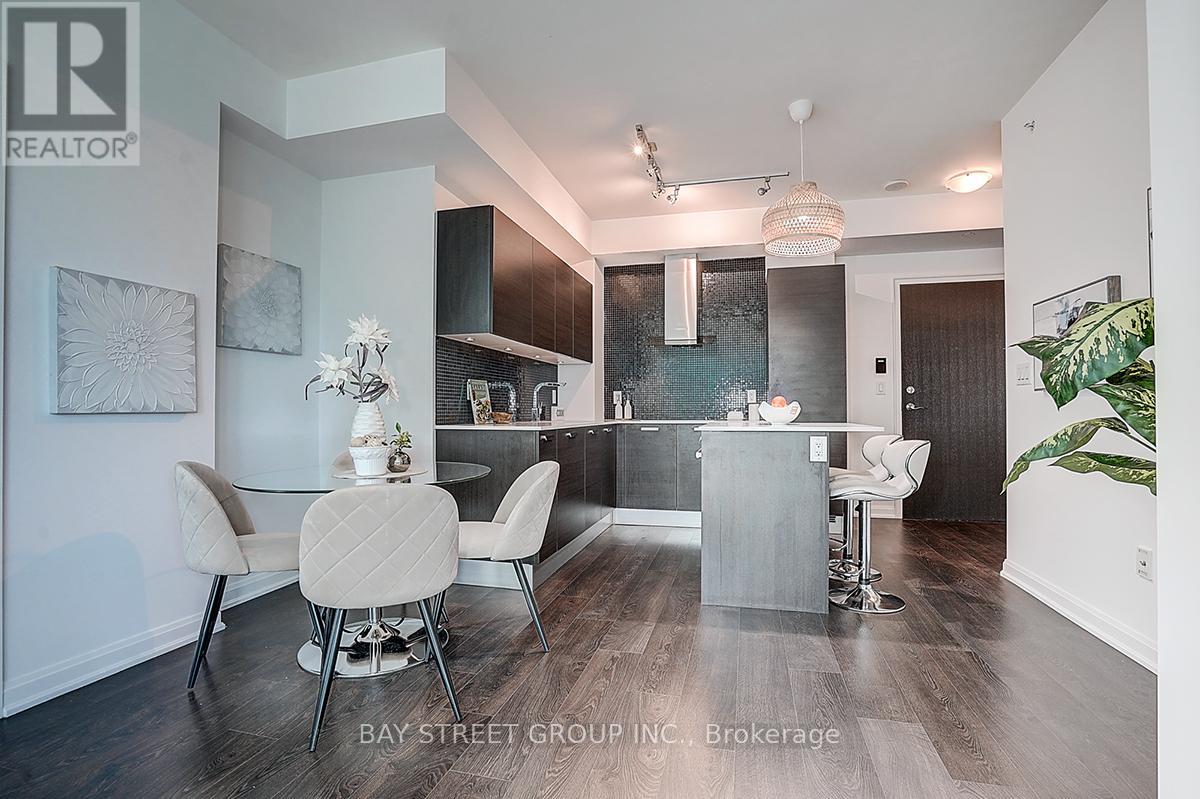 #3209 11 BOGERT AVENUE - 21