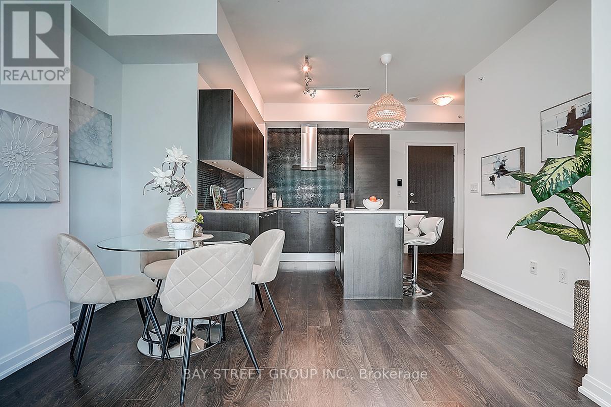 #3209 11 BOGERT AVENUE - 22