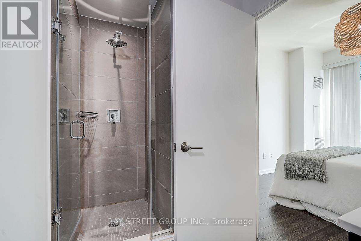 #3209 11 BOGERT AVENUE - 31