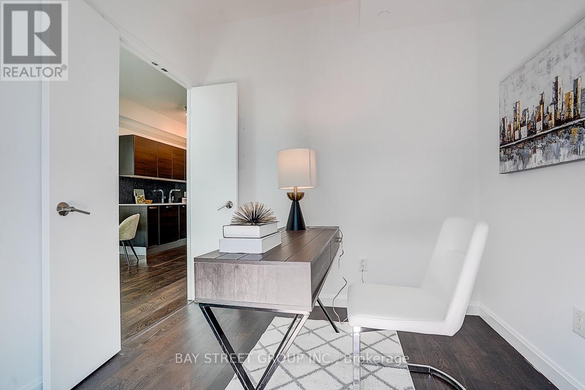 #3209 11 BOGERT AVENUE - 33