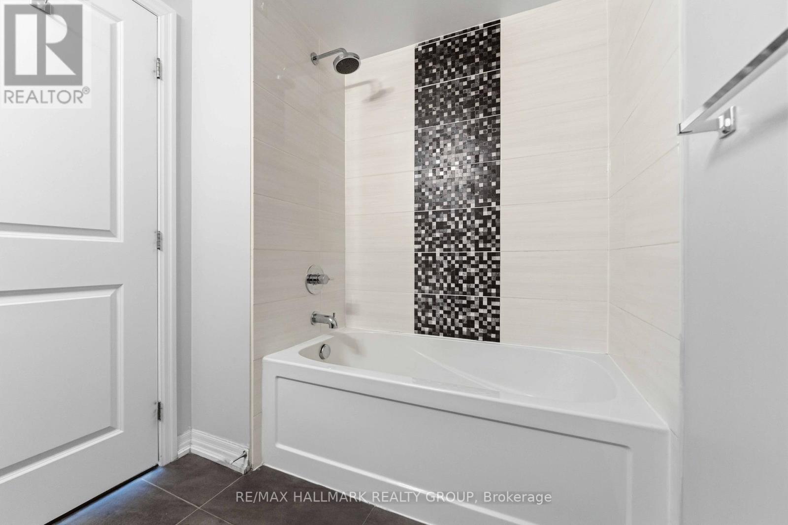 #1402 195 BESSERER STREET - 24