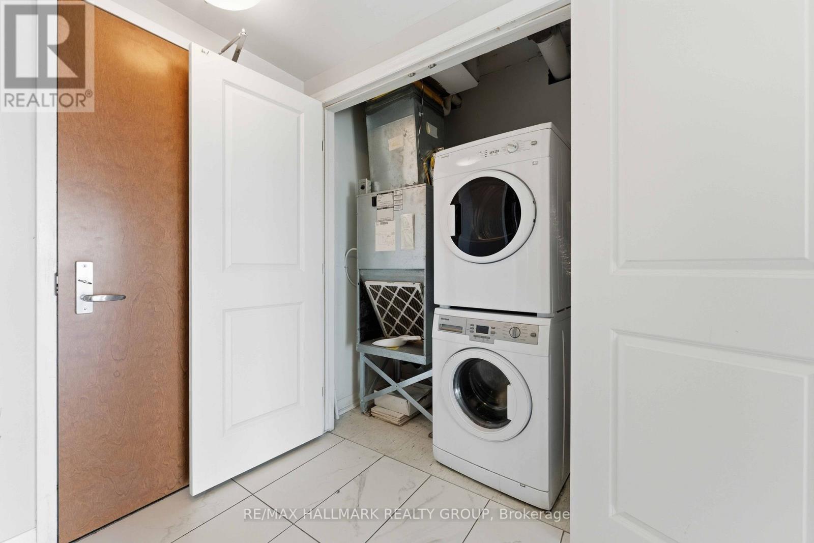 #1402 195 BESSERER STREET - 17