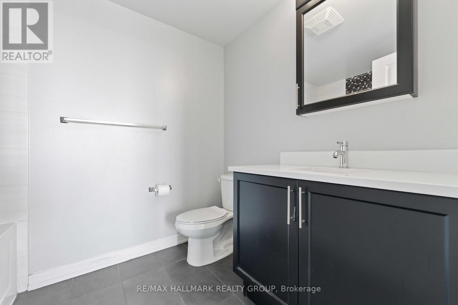 #1402 195 BESSERER STREET - 23
