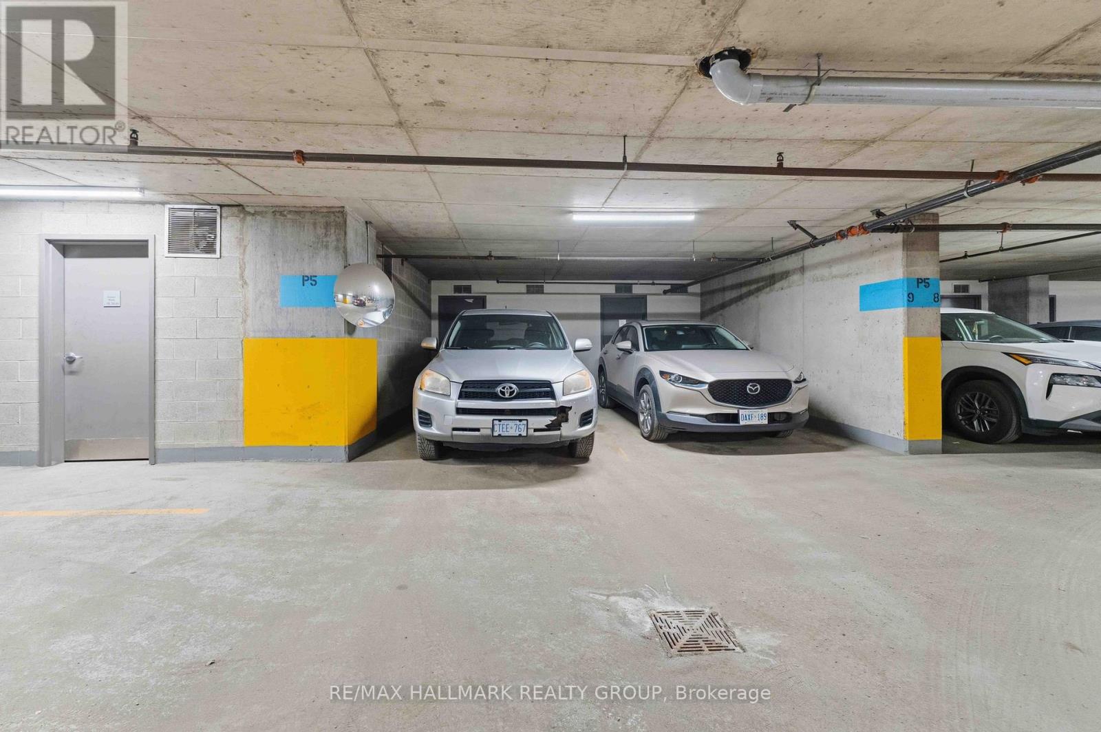 #1402 195 BESSERER STREET - 34