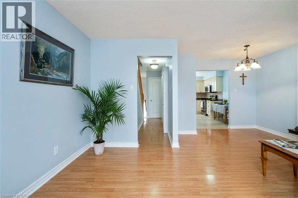 #7 121 MORGAN Avenue - 14