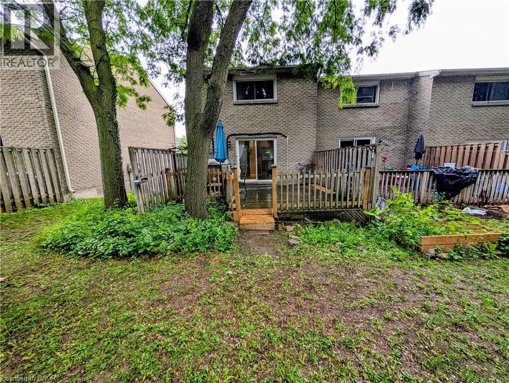 #7 121 MORGAN Avenue - 26