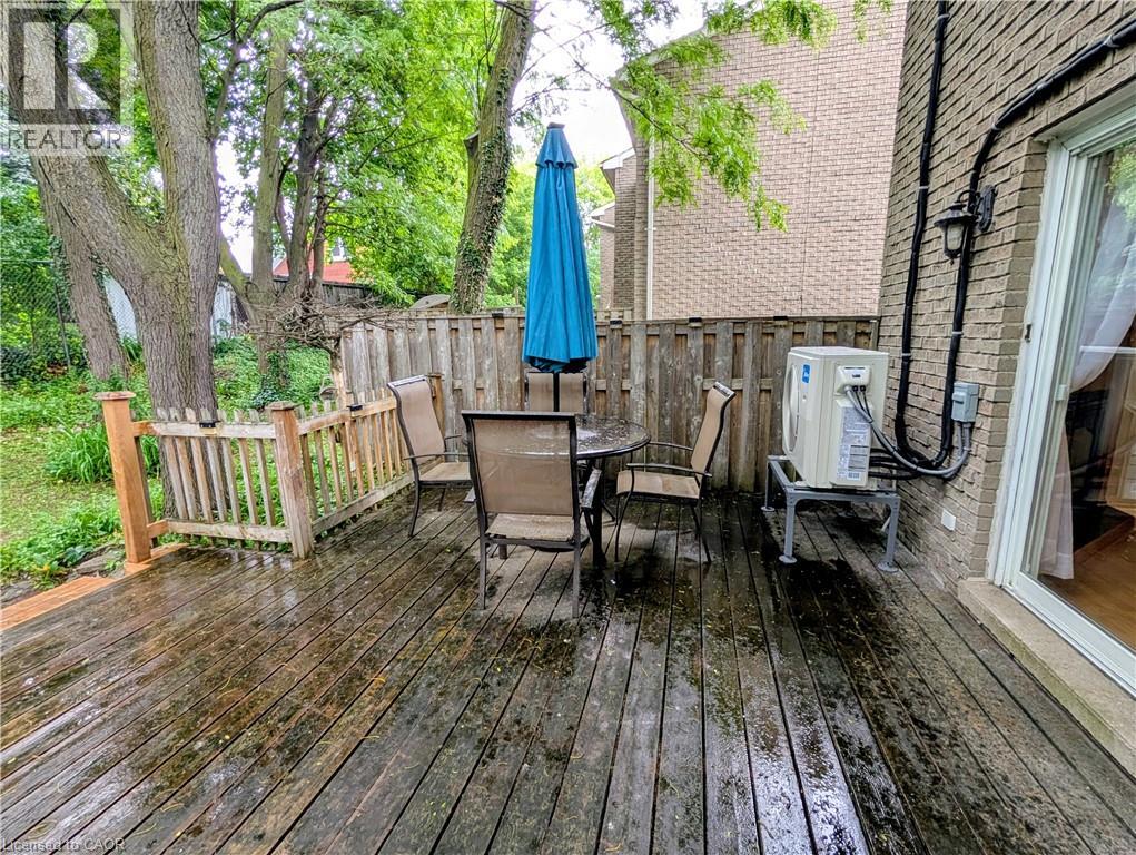 #7 121 MORGAN Avenue - 27