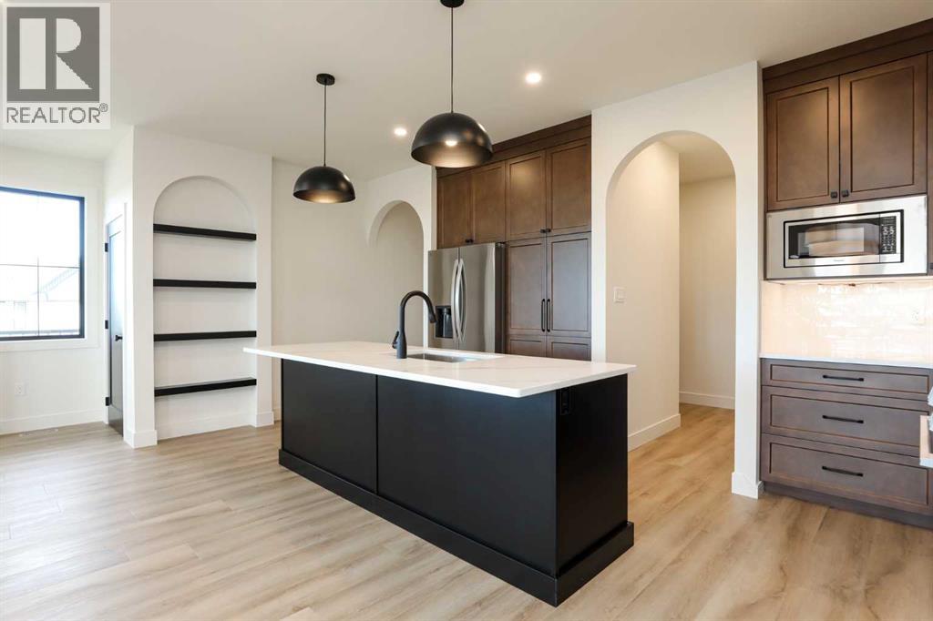 570 Malahat Green W - 4