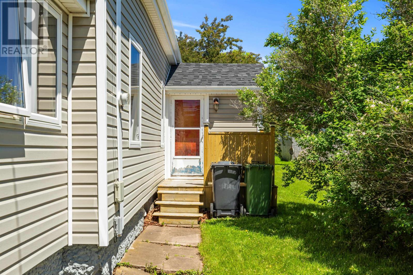 317 Hawthorne Avenue - 34