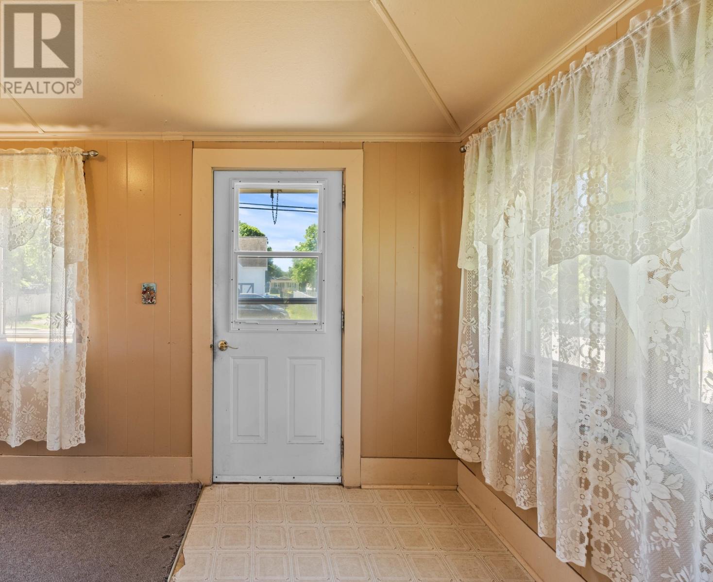317 Hawthorne Avenue - 8