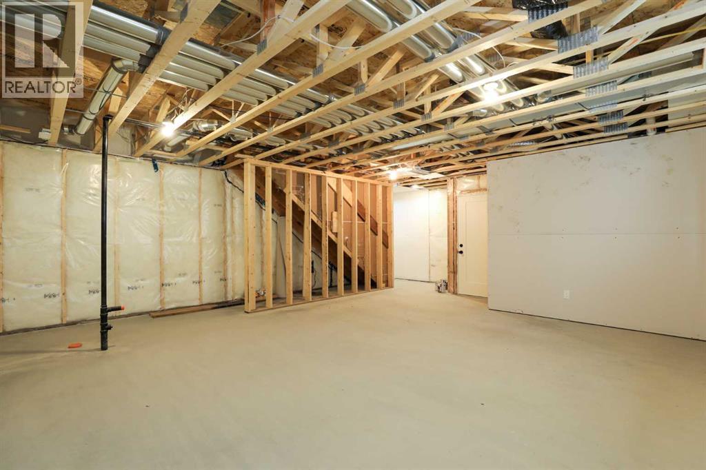 570 Malahat Green W - 32