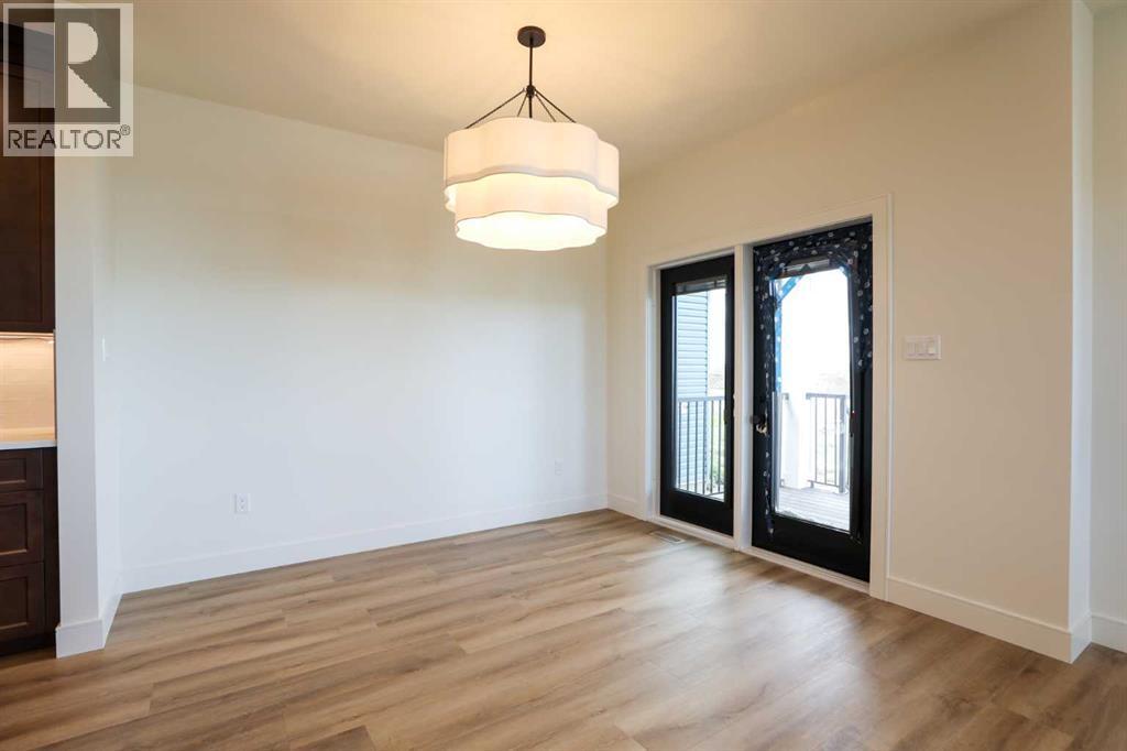 570 Malahat Green W - 11